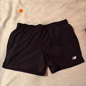 New Balance Men's 5” lined running shorts Black with pockets size XL
